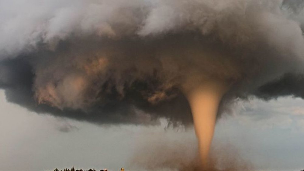 Schimbările climatice tot mai pronunțate: Tornadele apar deja și în zona Republicii Moldova